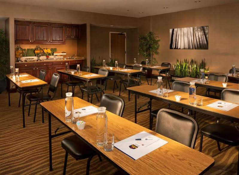 Hotel Western Flower Mound 3*